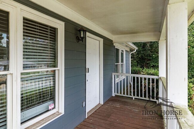 Building Photo - 130 Mandy Dr