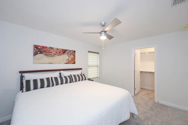 Building Photo - 406 Deer Path Lp