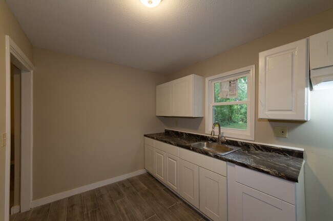 Building Photo - Completely remodeled 3 bed 1 bath home ready for a new tenant. Apply today and get approved for a...