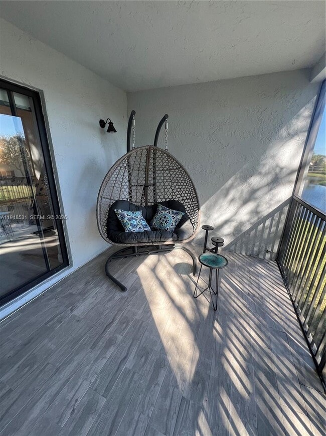 Building Photo - 151 Lakeview Dr