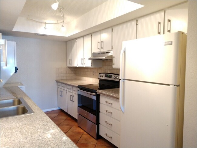 Building Photo - 207 S 600 E