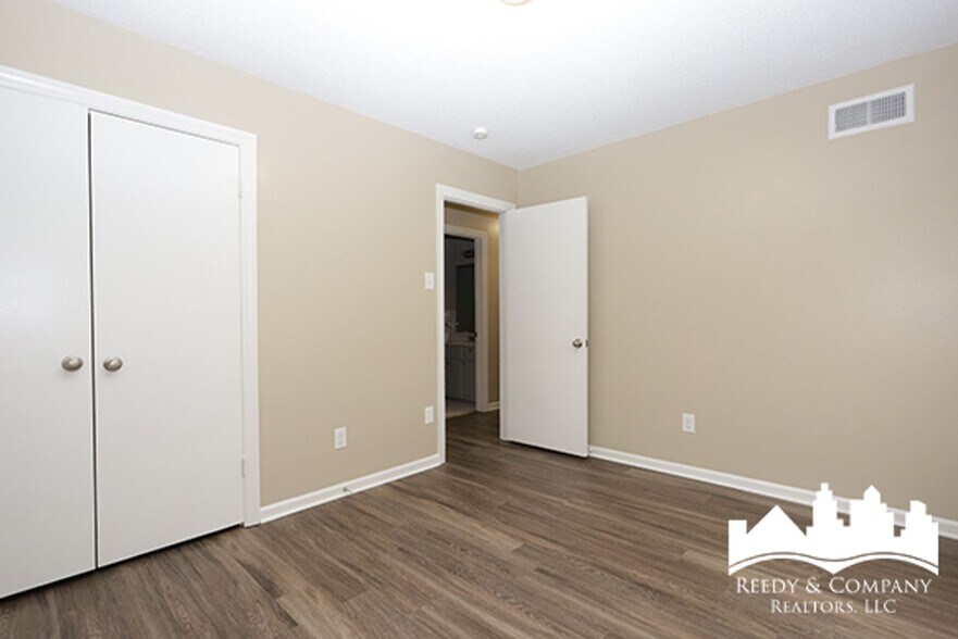 Building Photo - 6402 Cheshire Cove