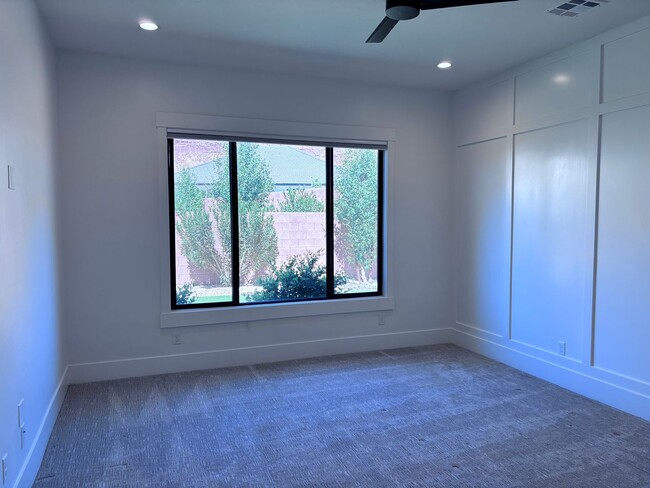 Building Photo - Beautiful 5 Bed 3.5 bath near Sunrise Valley Park In Washington.