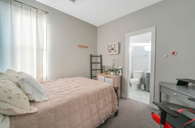 Building Photo - 622 Janisch Rd