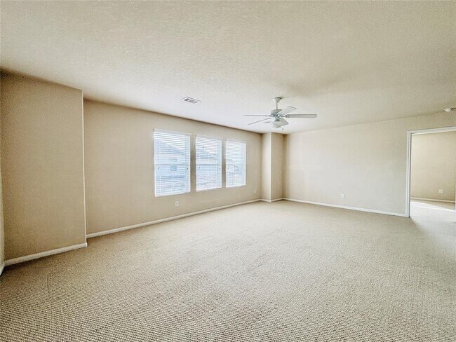 Building Photo - 14851 Fir Knoll Way