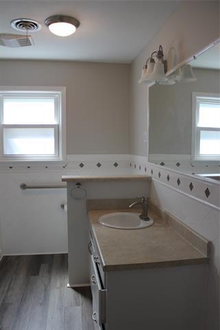 Building Photo - 409 W Main St