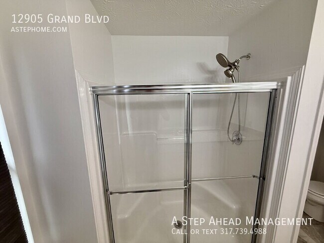 Building Photo - 12905 Grand Blvd