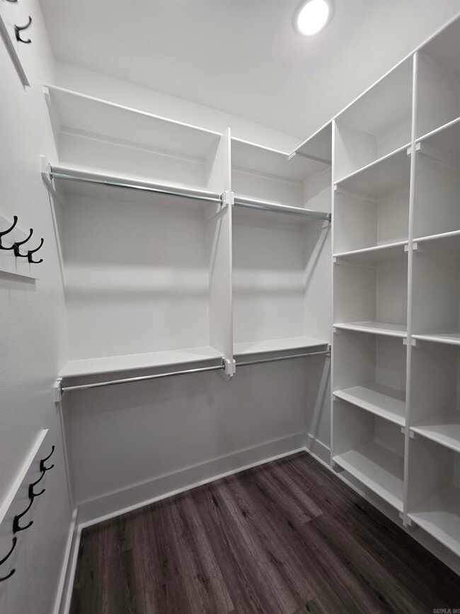 Building Photo - 1814 E 4th St