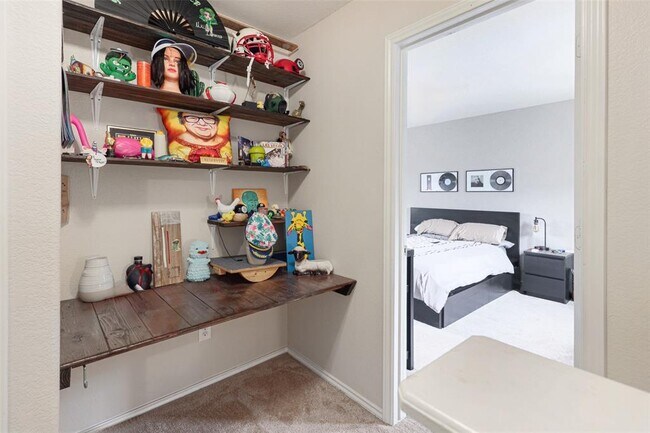 Building Photo - 5307 Viewpoint Dr