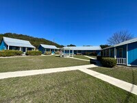 Building Photo - 1010 Rockmoor