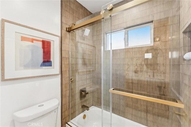 Building Photo - 3945 S Norton Ave