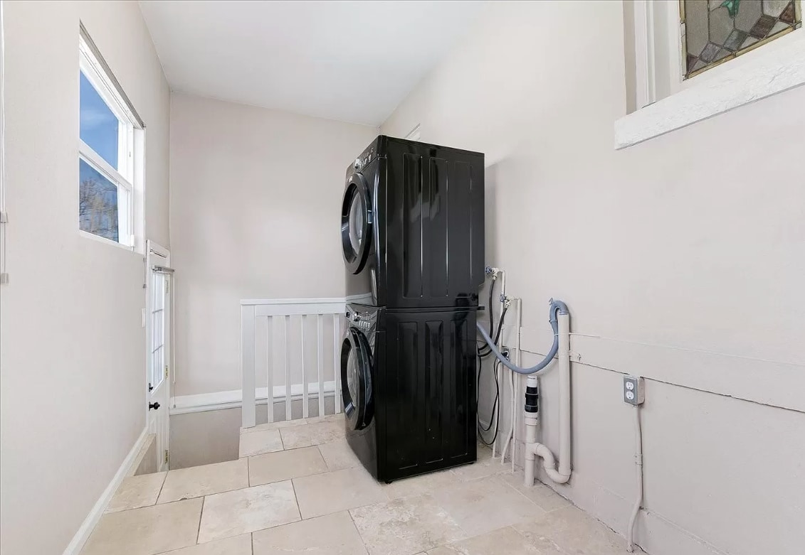 Laundry - 2801 N Vine St