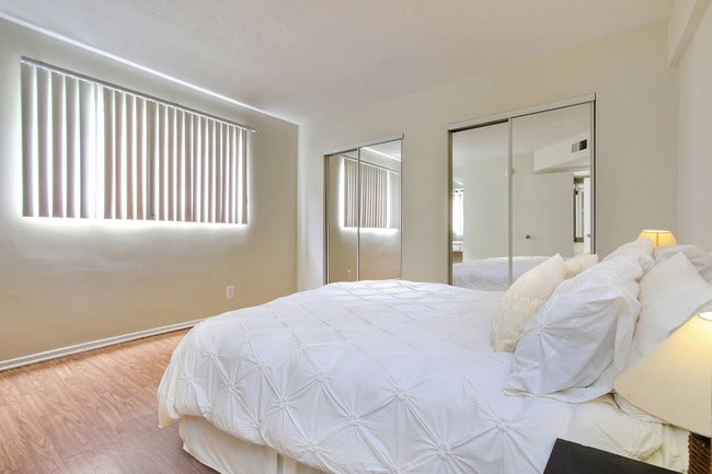 Building Photo - Sepulveda Place Apartments