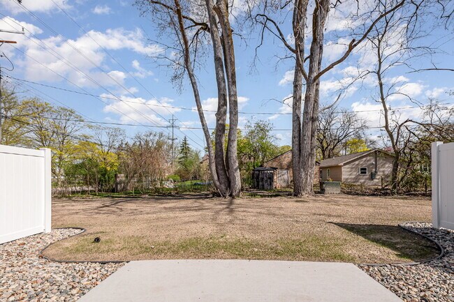 Building Photo - Newly Built 3-bedroom 2 bath Duplex $2200/...