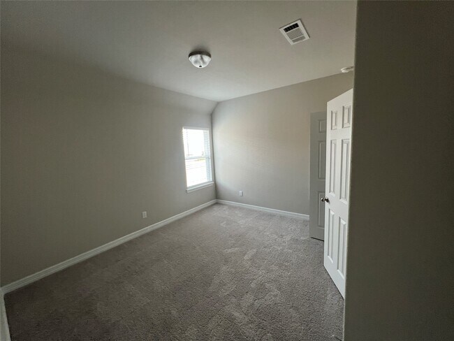 Building Photo - 2638 Settler Hl Dr
