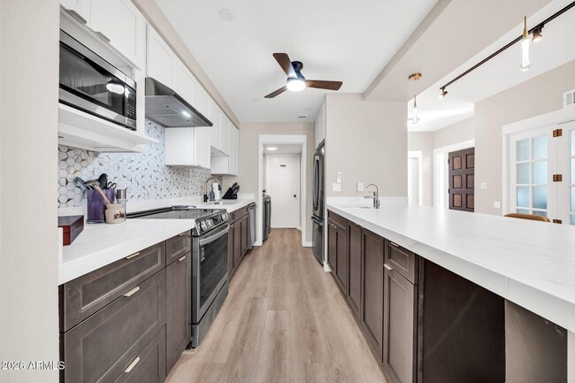 Building Photo - 7368 E Pleasant Run