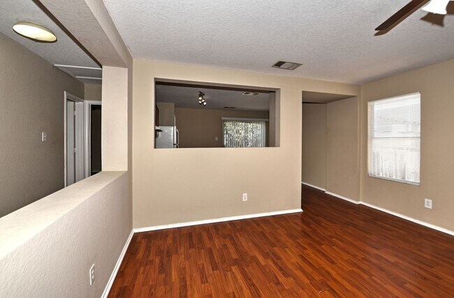 Building Photo - GREAT HOME  |  3 BEDROOMS + OFFICE  |  CLO...