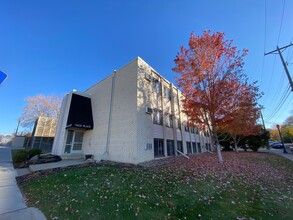 Building Photo - Yale Place