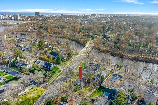 Building Photo - 488 Monmouth Rd