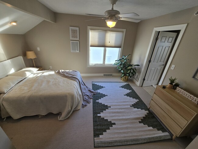 Building Photo - 117 St Charles Ct