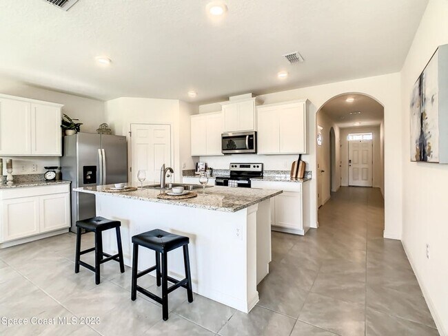 Building Photo - Charming SFH in Cypress Bay Preserve