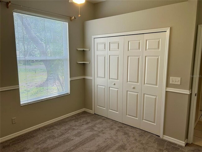 Building Photo - 10433 Lake Hill Dr
