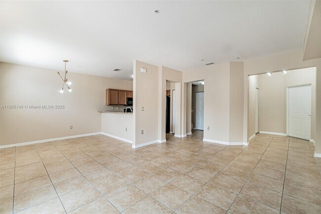 Building Photo - 8800 NW 107 Ct