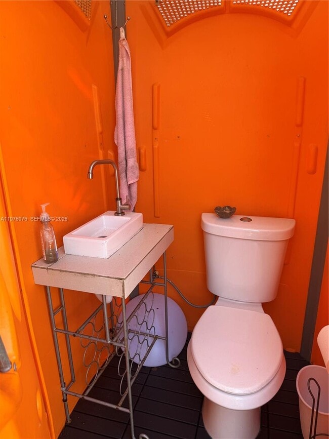 Building Photo - 1350 NE 134th St