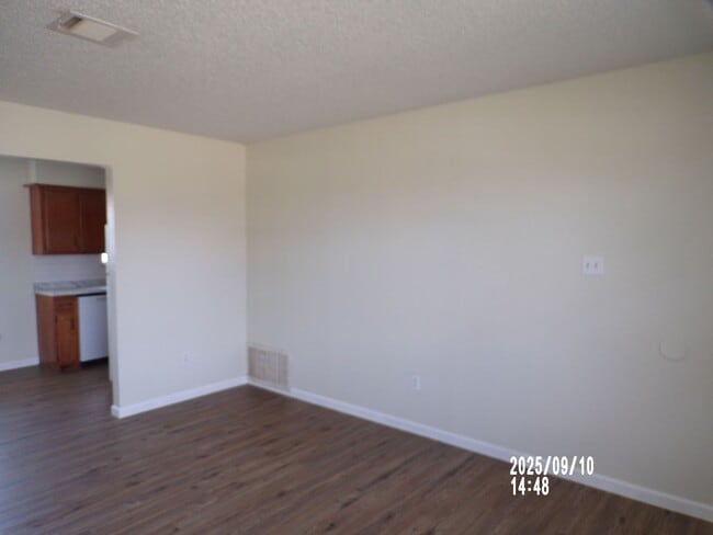 Building Photo - Great home close to Voch-tech, southwester...