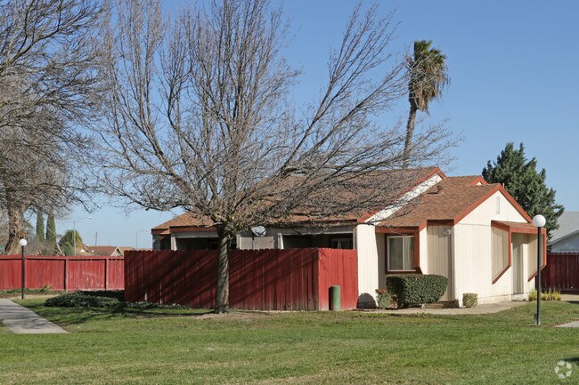 Primary Photo - Mendota Gardens Apartments