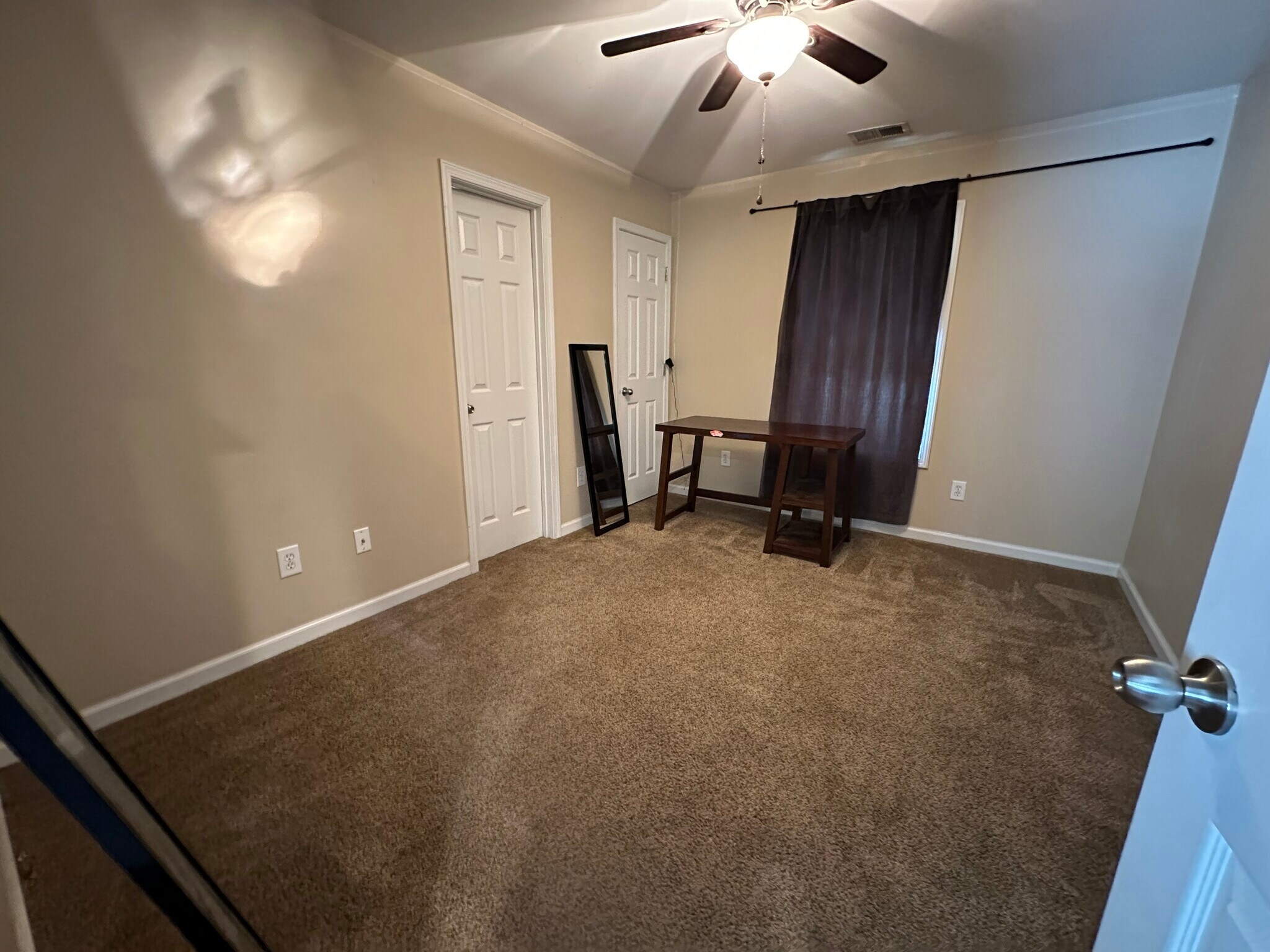 middle bedroom - 2215 Greene St