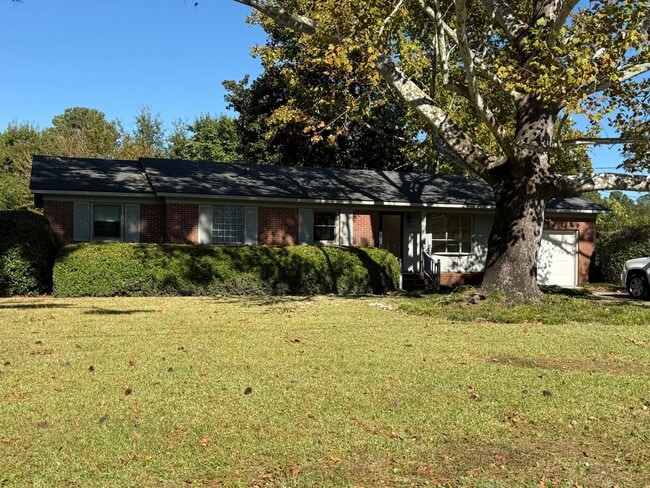 Building Photo - 3/3 Totally Renovated House on Sylvan Drive - Lincoln Forest