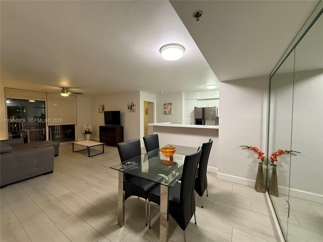 Building Photo - 19701 E Country Club Dr