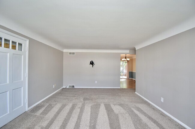 Building Photo - 1800 Keith Dr