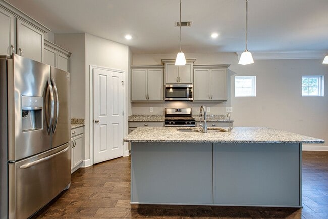 Building Photo - **RARE, WELL-APPOINTED, ONE-LEVEL HOME WIT...