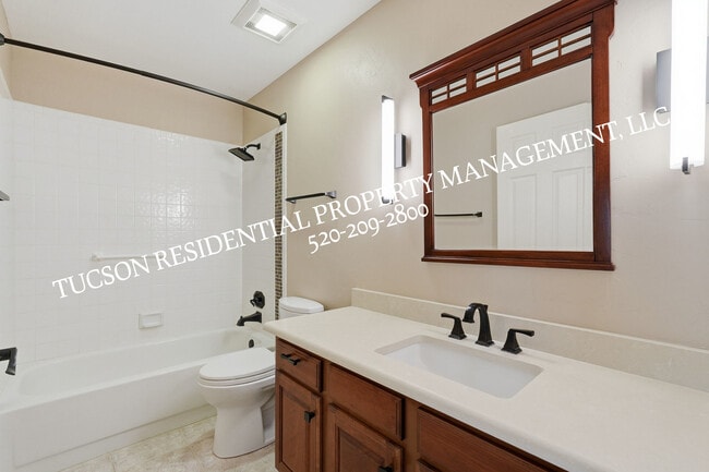 Building Photo - 10845 N Eagle Eye Pl