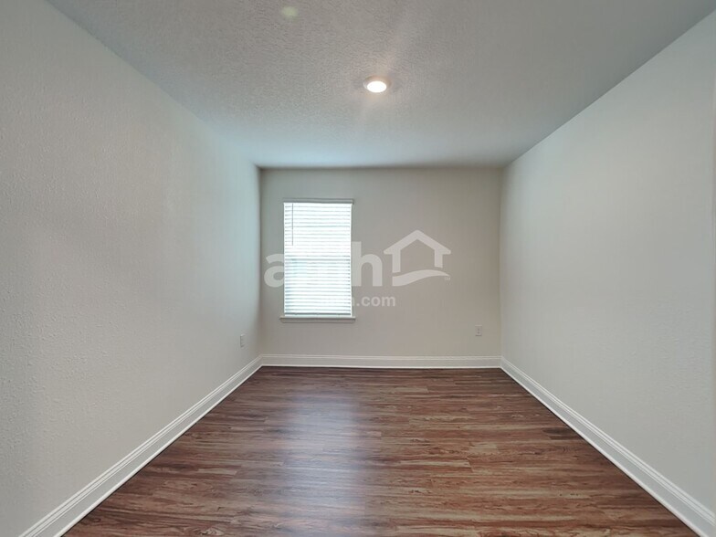 Building Photo - 2992 Hill Valley Ln