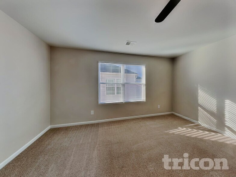 Building Photo - 3941 Cowen St