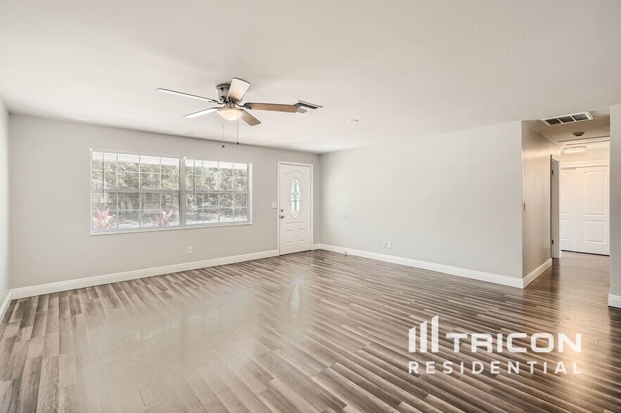 Building Photo - 2730 Avocado Dr