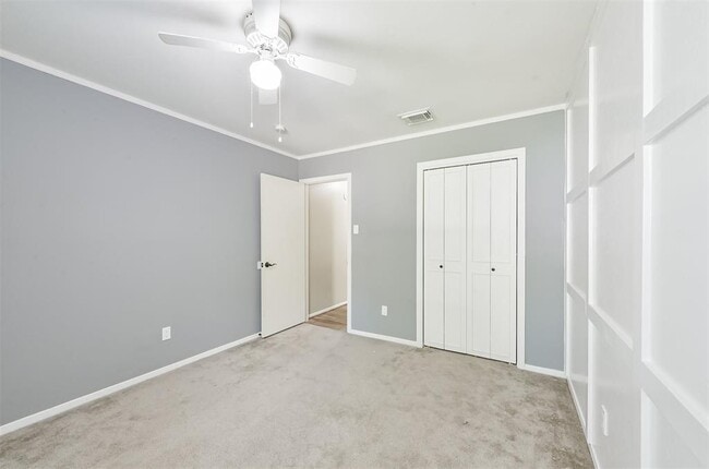Building Photo - 5347 Lincoln Green Dr