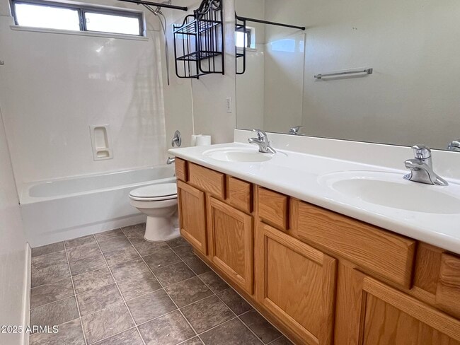 Building Photo - 2610 S Moccasin Trail