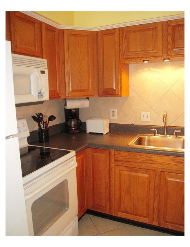 Building Photo - 401 21st St