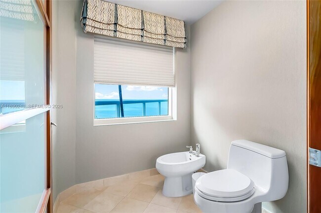 Building Photo - 2110 N Ocean Blvd