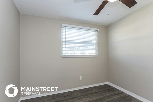 Building Photo - 1432 Poinciana Dr