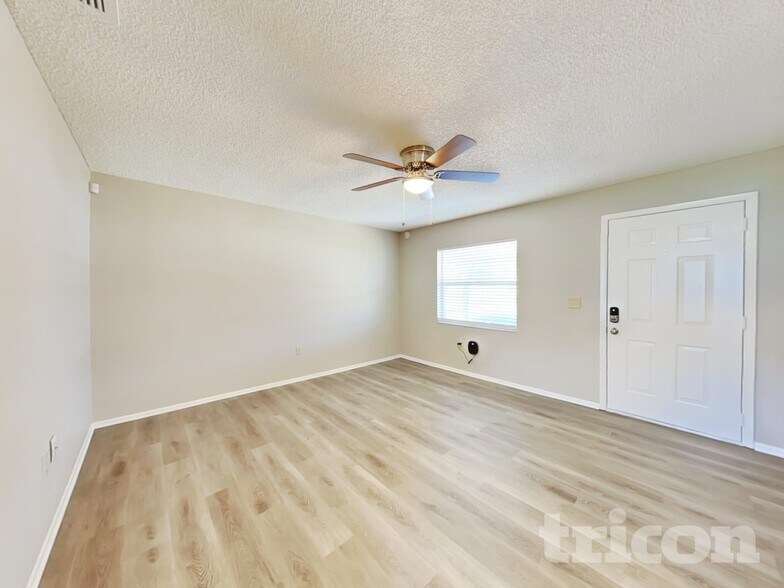 Building Photo - 6047 Calendar Ct E