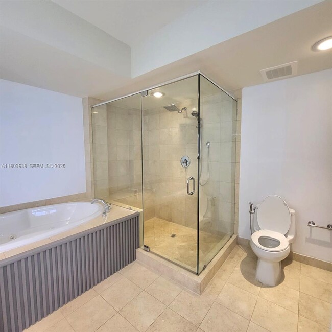 Building Photo - 1830 S Ocean Dr