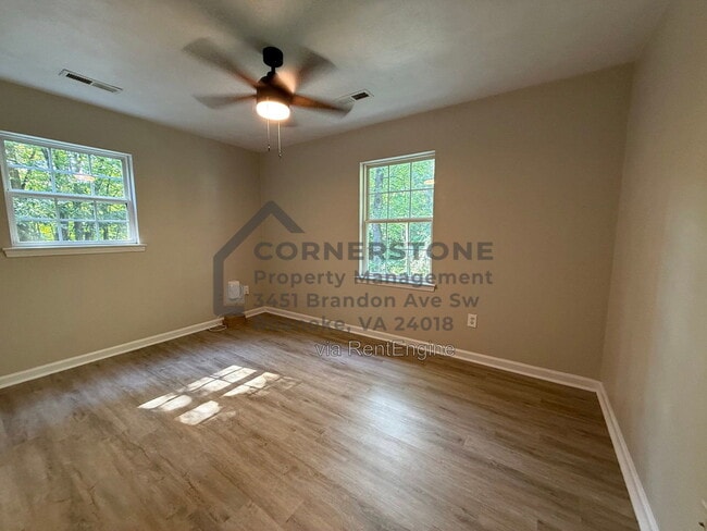 Building Photo - 1662 McCauley Ave