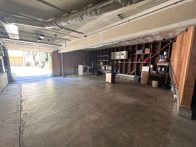 Building Photo - Cole Valley/Ashbury Heights: Remodeled Fla...
