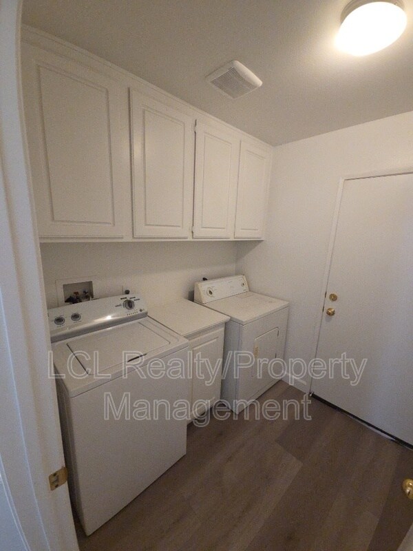 Building Photo - 1510 Sunnybank Dr