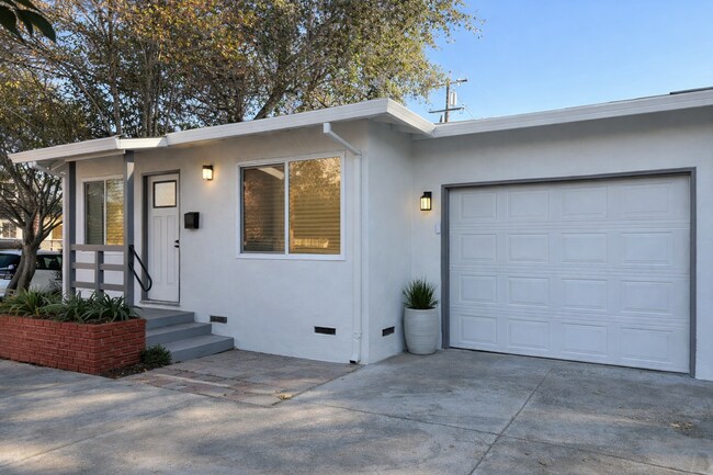 Building Photo - 340 College Ave